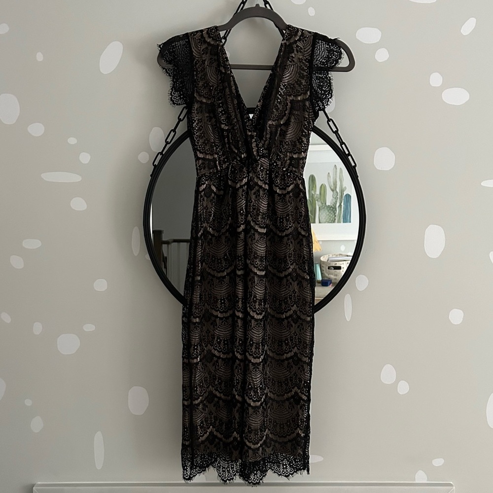 Maternity special occasion lace dress from Tiffany Rose (size 1 / US size 4-6)